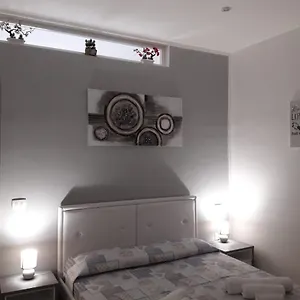 https://la-piazzetta-della-patrona.sicilyhotelsitaly.net